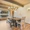 Mobys Beach Getaway Sleeps 11! Flat Beach Access Near Seabrook in Pacific Beach - باسيفيك بيتش