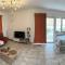 VerGian Brand New Spacious Apt at Agioi Theodoroi