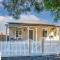Bright, Cosy Cottage Central To Town - CBD