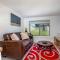 Bright, Cosy Cottage near CBD- Free wifi, Netflix and Disney Plus