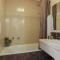 1750 Hotham 4