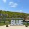 Margaritaville, Lots of Space, Fun and Hot Tub, Gas BBQ