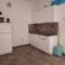 Aurelia Apartments, Vir