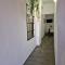 Aurelia Apartments, Vir