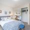 Steps to Beach and Amazing Ocean Views - Miramar Home - Гаф-Мун-Бей