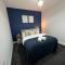 Group Bookings: Up To 30 Guests Across 5 Spacious Flats! Keyless Access Free Wifi & Parking - Birmingham