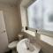 Group Bookings: Up To 30 Guests Across 5 Spacious Flats! Keyless Access Free Wifi & Parking - Birmingham