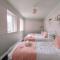 Group Bookings: Up To 30 Guests Across 5 Spacious Flats! Keyless Access Free Wifi & Parking - Birmingham