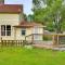 Charming Minneapolis Home with Deck, 5 Mi to Central - 明尼阿波利斯