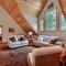Rivercrest Lodge with Hot Tub-Pool Table-Firepit