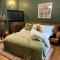 6 Luxury home near family park Pet friendly