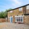 3BR House in Prime Barnet Location with Driveway - Barnet