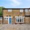 3BR House in Prime Barnet Location with Driveway - Barnet