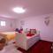 Perafita Yellow House - EcoHost