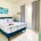 Fantastic Private Tropical Villa in Palm Beach with Breakfast