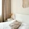 MoonLight Charming Shelter - 3BR 180º Balcony View - Oradea