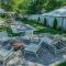 Swing Set Plunge pool and large yard await - بارنستابل