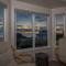Steps to Beach and Amazing Ocean Views - Miramar Home - Гаф-Мун-Бей