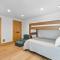 New! Brand new Downtown Loft 203 - Lake views, half block from lake, restaurants, and shopping - McCall