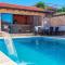 Villa Mira - with private pool - 莫斯塔尔