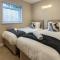 The Slipway Cabins with Hottub - Burscough