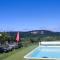 Propriété avec piscine de 2 à 9 personnes, Gîte De Saint Donat,