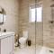 Designer 2BR home in the heart of Sliema with Wifi by 360 Estates - سليمة