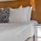 Phaedrus Living Alkminis Seaview Suites Pantai