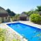 Cotswold Country house Villa Retreat With Pool