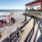 IS9-Cozy Upstairs Beachfront Condo - King Beds