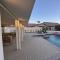 Summer fun in Indian Wells. Private Pool, 4BD, 3BA. - إينديان ويلس