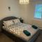 Tranquil Getaway in Steeple View, Basildon With Wi-Fi, Shops & Parking - Great Burstead