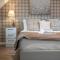 Bright & Spacious 3 BD in the Centre of Bourton! - 水上伯顿