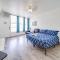 Ocean Drive Comfy apt, w/2 Queen Beds by the Beach - ميامي بيتش