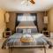 Darling Desert Abode withHot-tub Game Room home - Joshua Tree