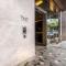 West Side Explore Downtown Melb in Chic Condo