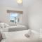 OnSiteStays - Charming 2BR in Central Hatfield with Parking - Hatfield