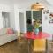 Centrally Located Apartment Close To The Beach