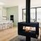 La Bella Beach House-Sleeping 9, Wood Fire, Aircon