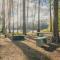Home plus RV on beautiful Lake - Лутц