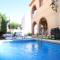Chalet con piscina en el Mareny