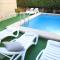 Chalet con piscina en el Mareny - Mareny Blau