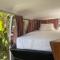Yes Please! Hostel
