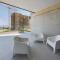 Modern Apart only Steps from Beach