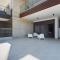 Modern Apart only Steps from Beach