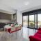 Modern Apart only Steps from Beach
