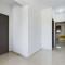Modern Apart only Steps from Beach