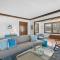 Sky Apt in Majestic MPLS Duplex - Minneapolis