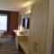 Holiday Inn Express Hotel & Suites McPherson by IHG