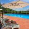 Chateau de Pys Guest House - Latrape